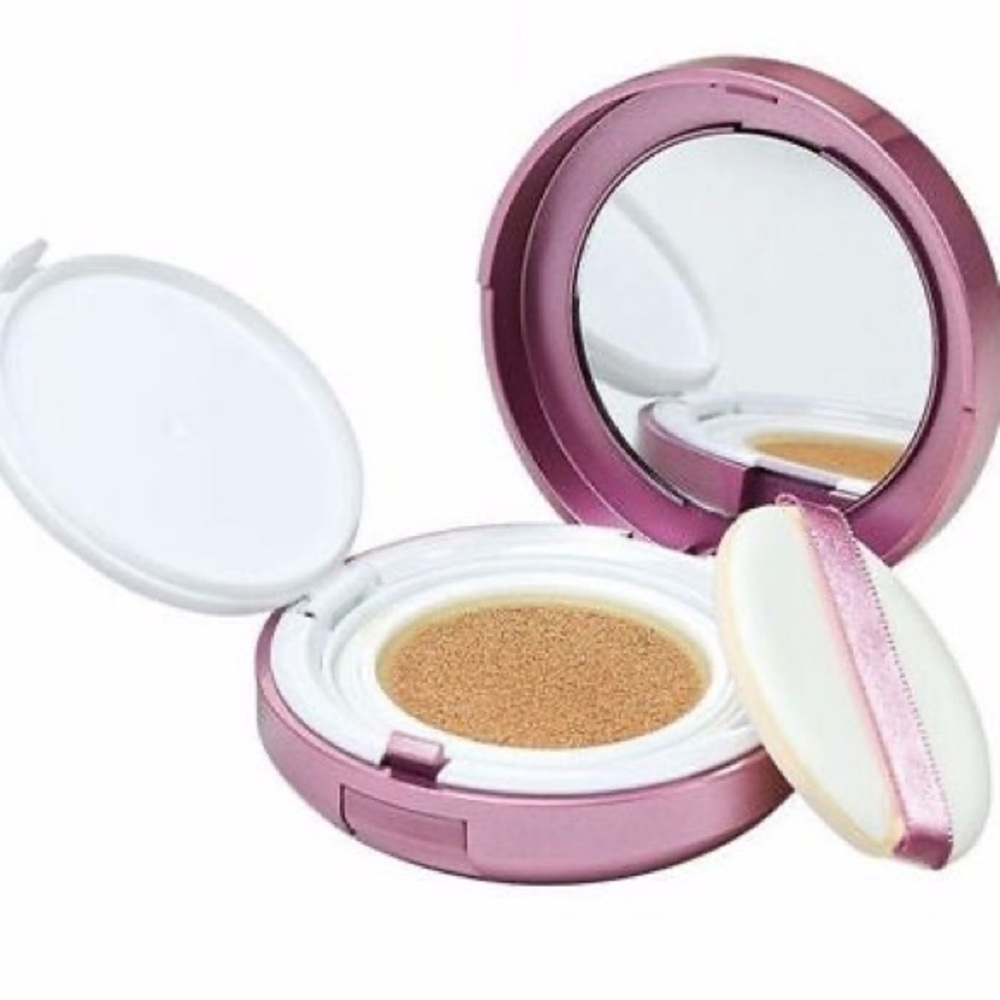 ✨ Mally Poreless Perfection Fluid Foundation Compact with Mirror – Medium – NWOB